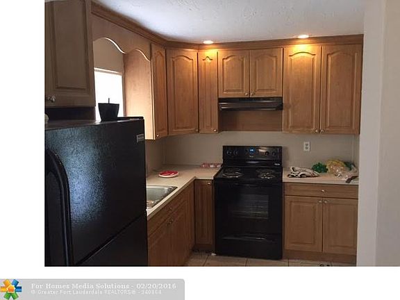 4th image of 5990 NW 12th St
