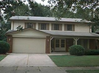 823 Maple Rd, Flossmoor, IL 60422