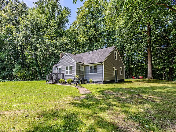 2nd image of 16002 Lakeside Rd