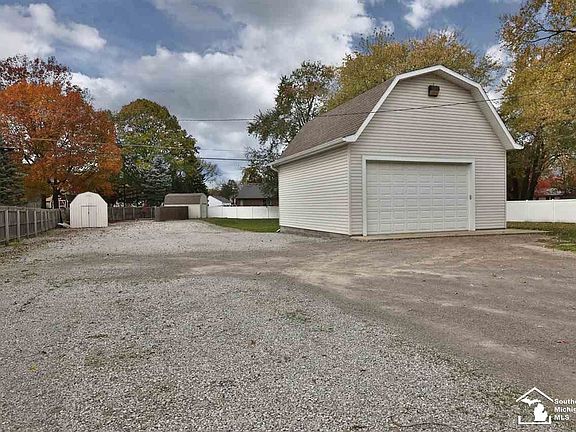 4th image of 1571 Beechwood St