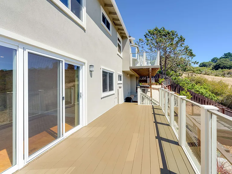 2nd deck outside of family room