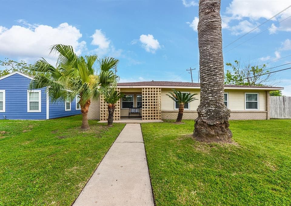 1st image of 102 Pompano Ave