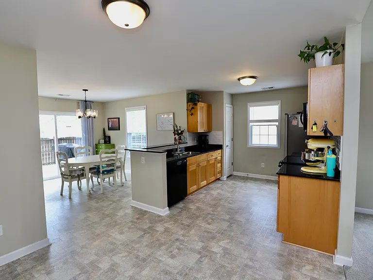 1116 Waverly Place Dr — Photo 31