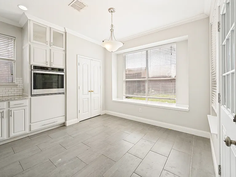4849 Gloucester Dr — Photo 11