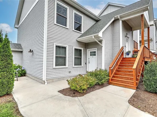 8 Jupiter Ln Unit B, Richmond, RI 02898