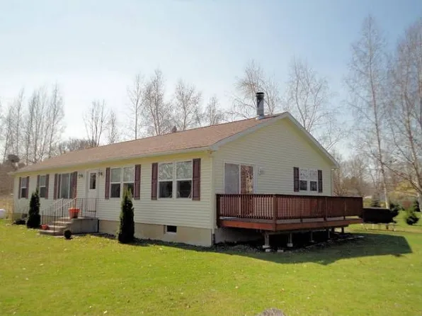 30 Mexico Point Dr, Mexico, NY 13114