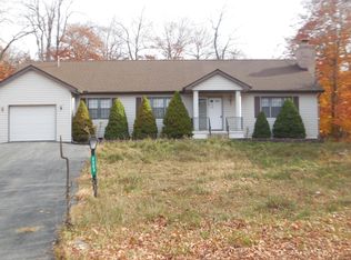 3363 Woodland Dr, Tobyhanna, PA 18466