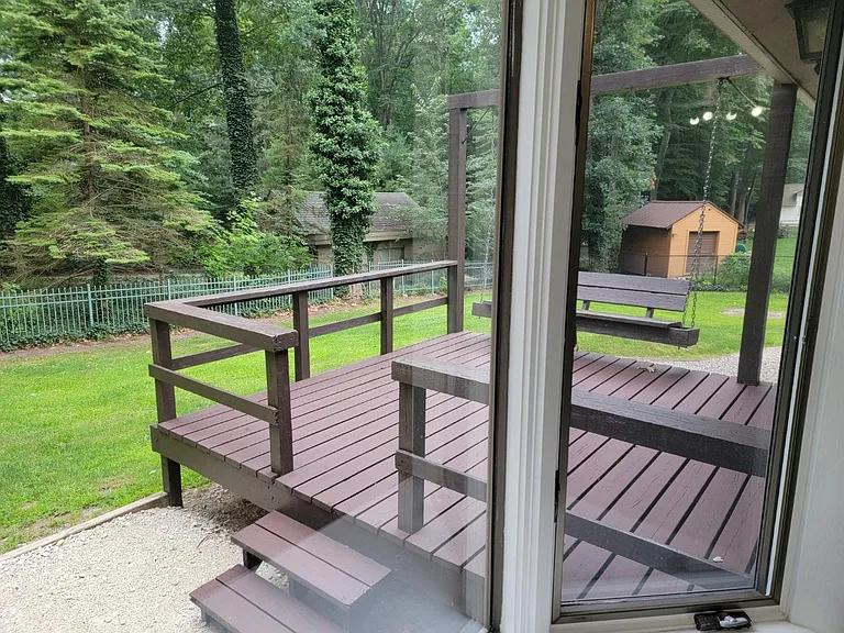978 Sycamore Dr — Photo 17