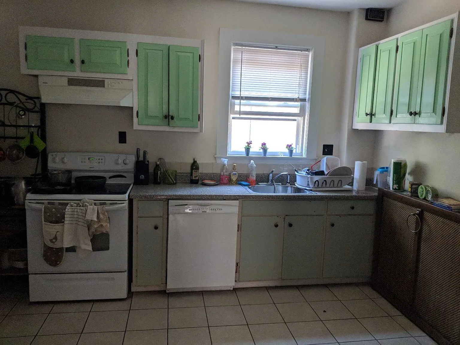 5 bed, $4,100 — Photo 1
