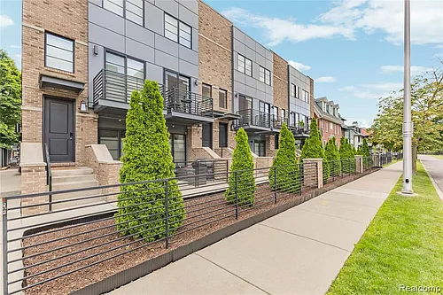 262 Mack Ave #1 Photo 1