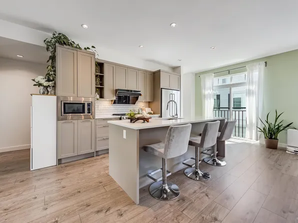 1220 Rocklin St #163, Coquitlam, BC V3B 0R6