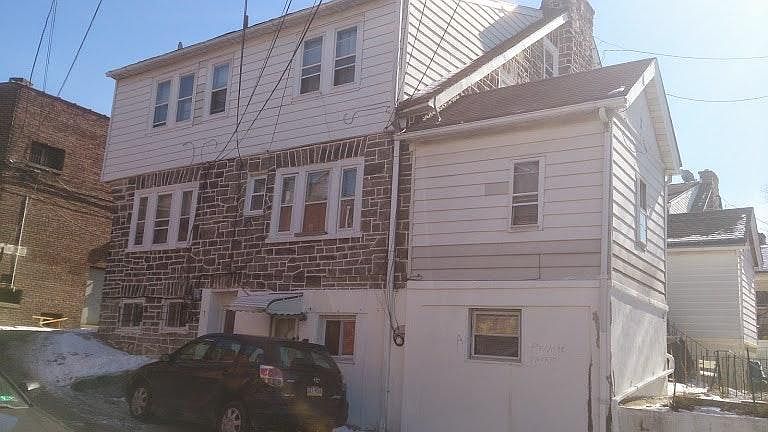 Apartment House Picture