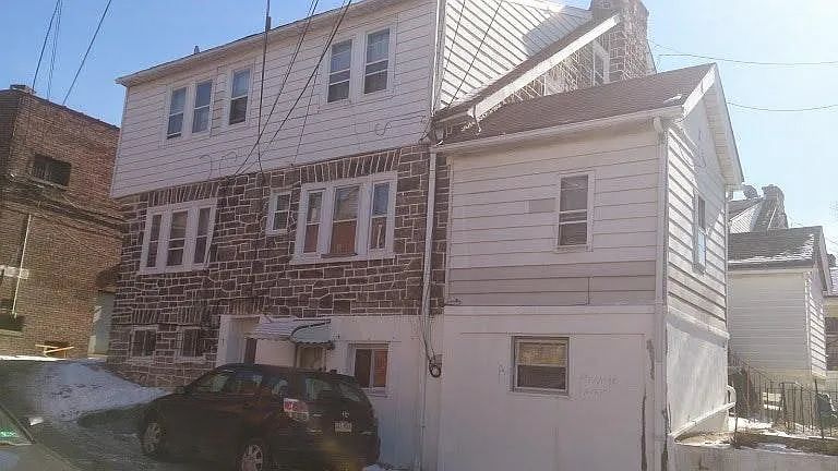 Apartment House Picture