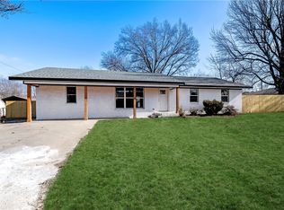 956 Hoffman St, Pea Ridge, AR 72751