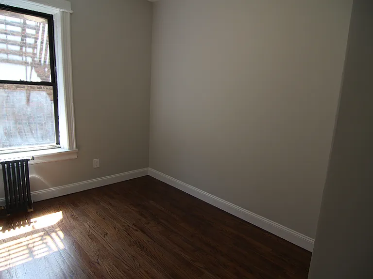 39-31 24th St #7 — Photo 7