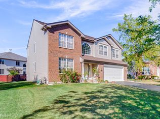 3401 Pine Cir, Carpentersville, IL 60110