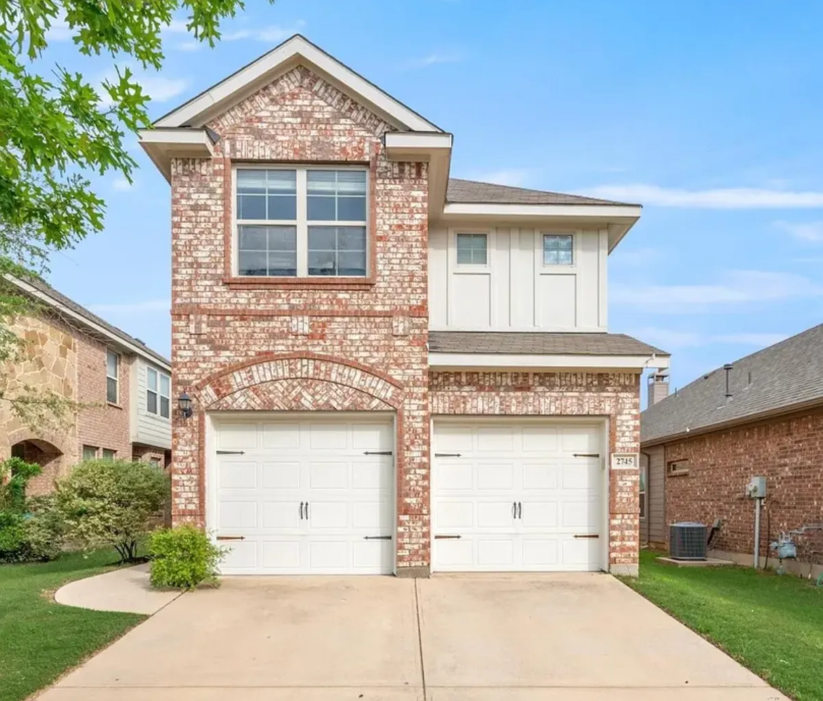 3 bed, 2.5 bath, 1975 sqft, $2,350 — Photo 1