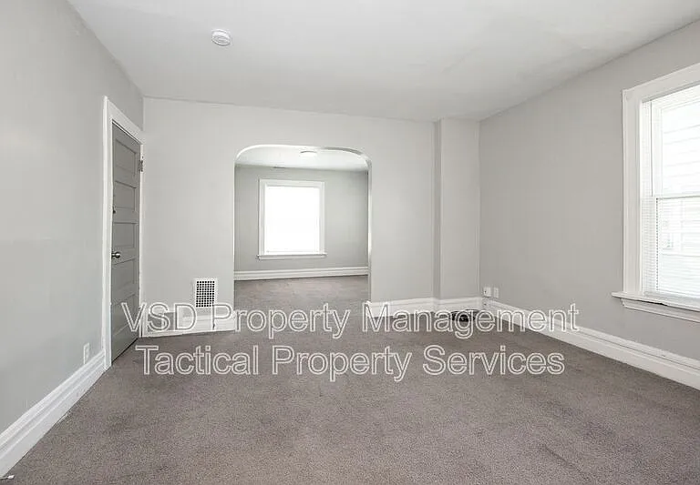 8204 Vineyard Ave #UP — Photo 7
