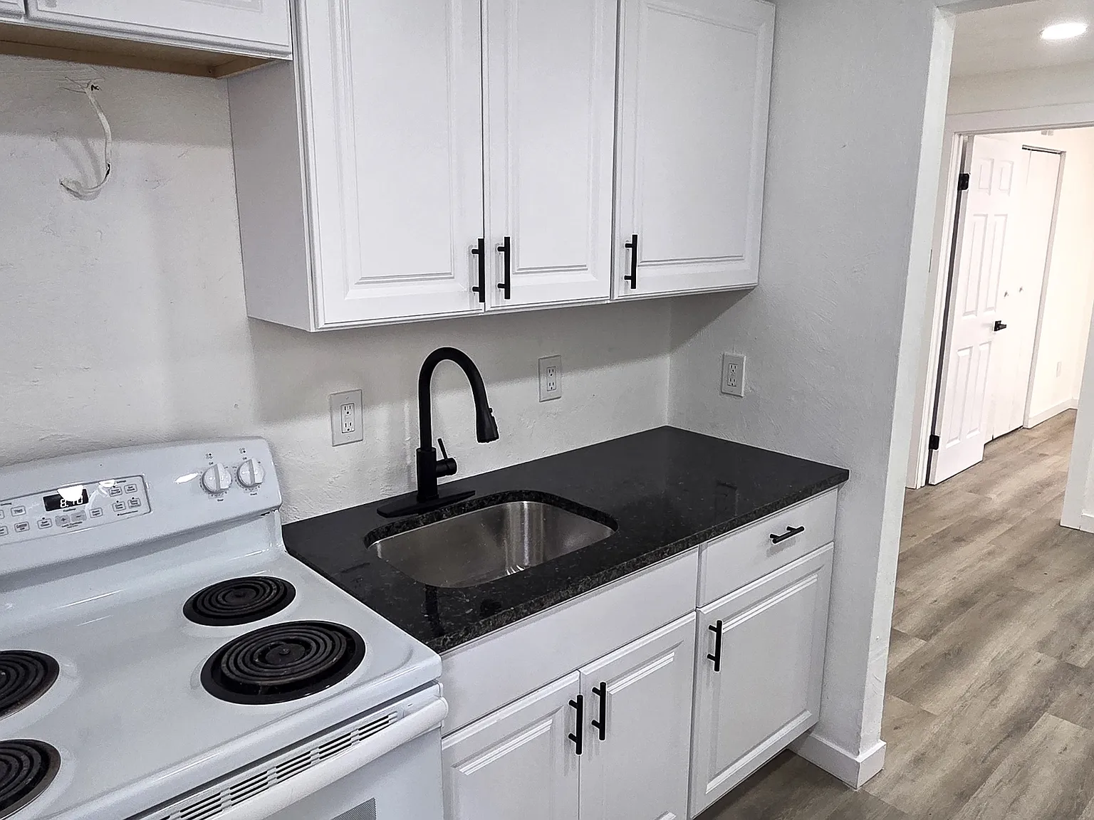 1023 Wallace Avenue - 2 — Photo 2