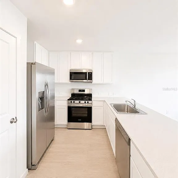 427 Artemis St — Photo 5