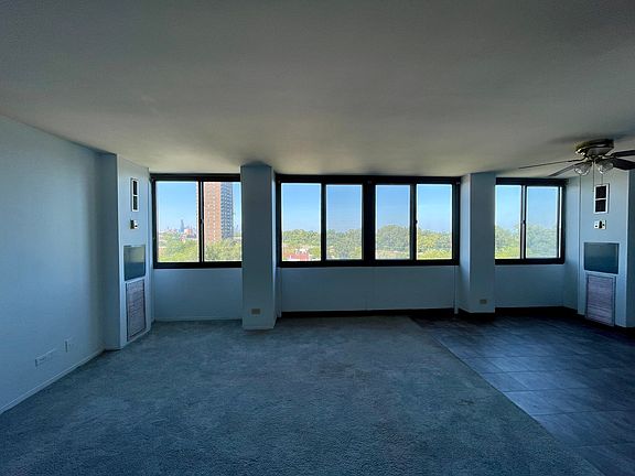 4th image of 4800 S Lake Park Ave APT 711A