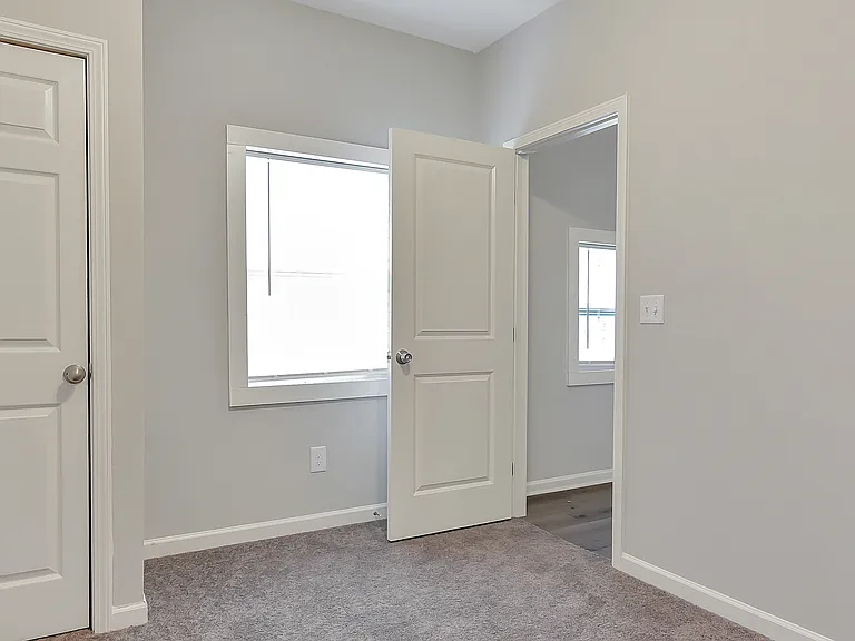 1378 Lakewood Ave SE — Photo 10