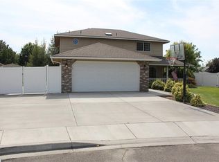 5207 Thrush Ct, West Richland, WA