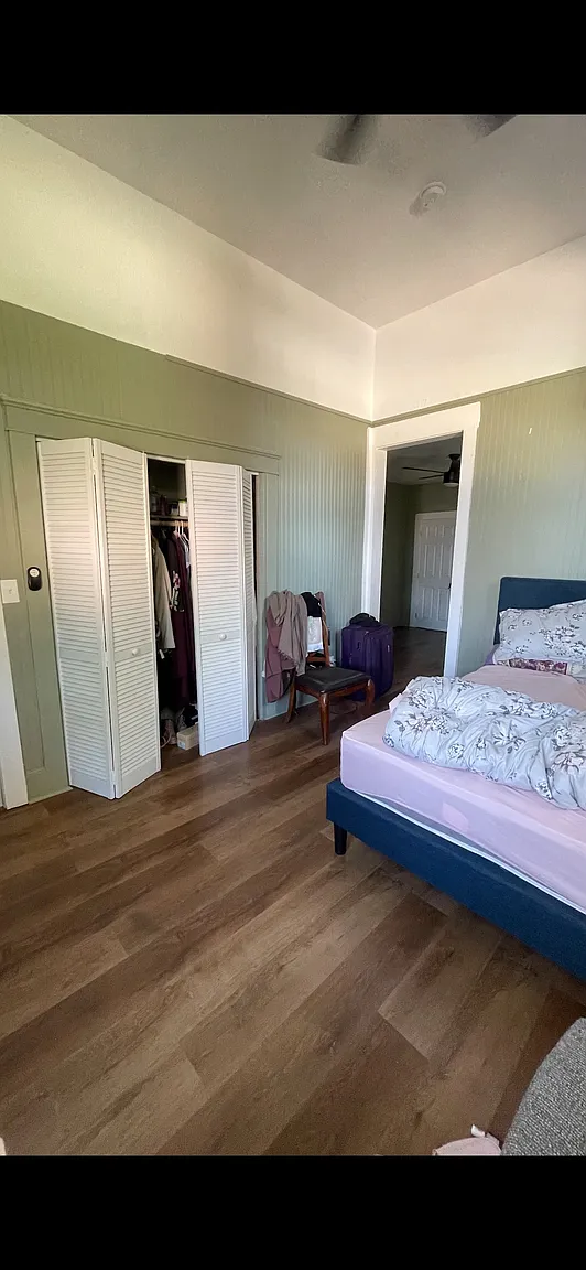 145 W Flora St APT F photo 1