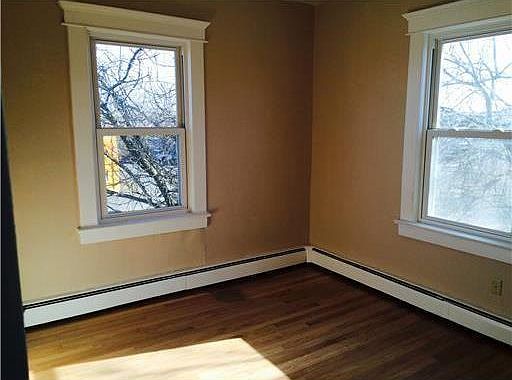 2nd image of 4 Eberwein St