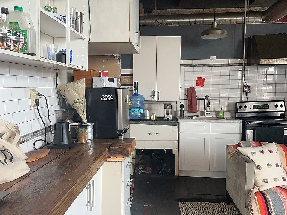 1st image of 3144 W Carroll Ave #2I