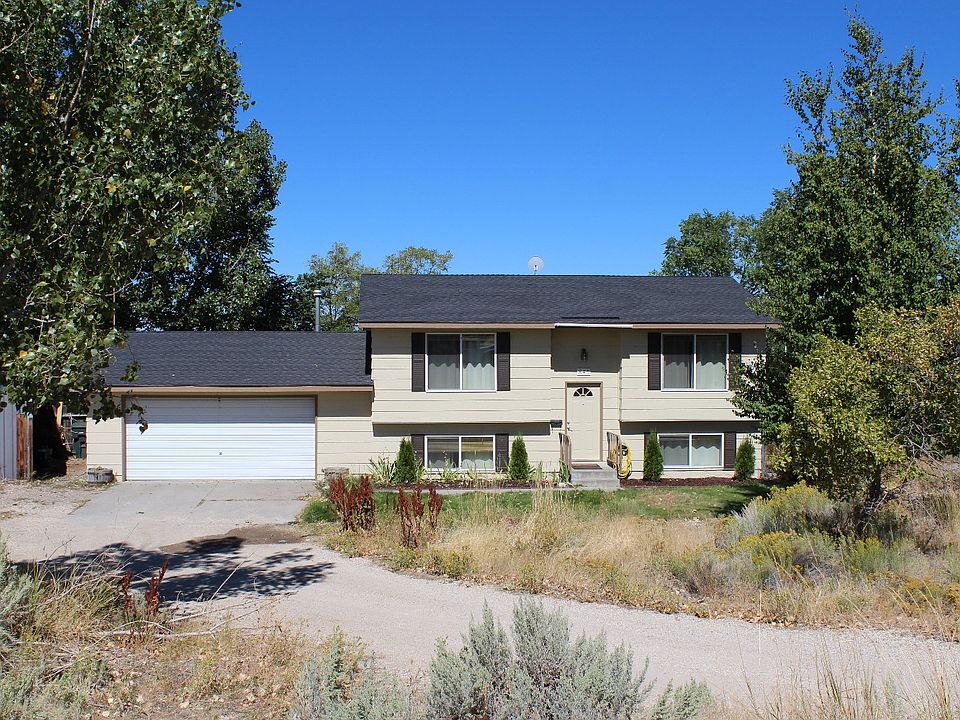 1st image of 841 Black Oak Dr