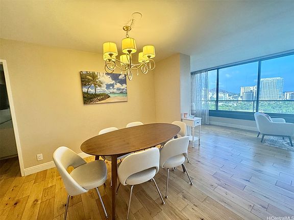 3rd image of 1910 Ala Moana Blvd APT 22C
