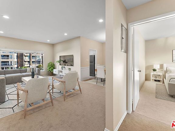 3rd image of 115 Marguerita Ave APT C