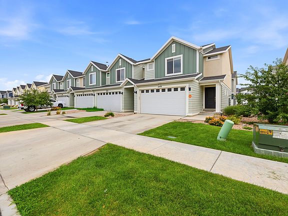 2nd image of 1098 E Waterway Ln