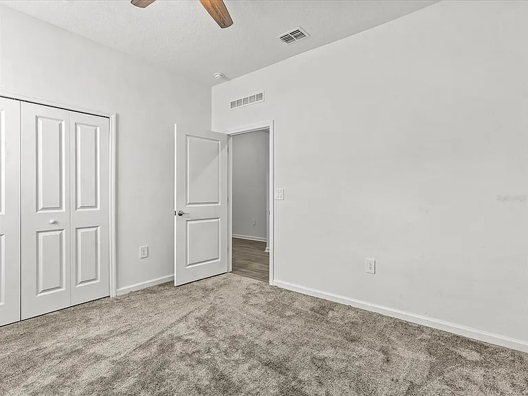 2952 Armstrong Ave — Photo 17