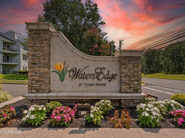 1313 Waters Edge Drive, Toms River, NJ 08753