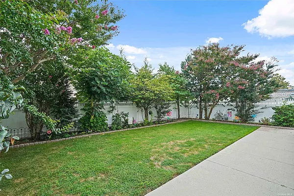 Sold by Century 21 Amiable Realty Group II Inc | media 73