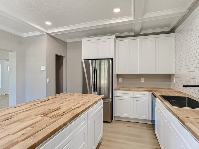 5275 NE 15th Ave #A — Photo 2