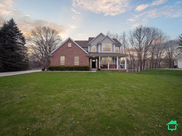 963 Golfview Dr, Lake Orion, MI 48362