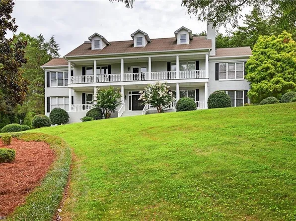 4141 Shattalon Dr, Winston Salem, NC 27106