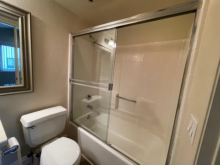 5251 Willowcrest Ave #5 — Photo 35
