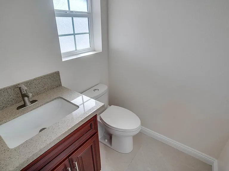 501 E 99th St #10 — Photo 35