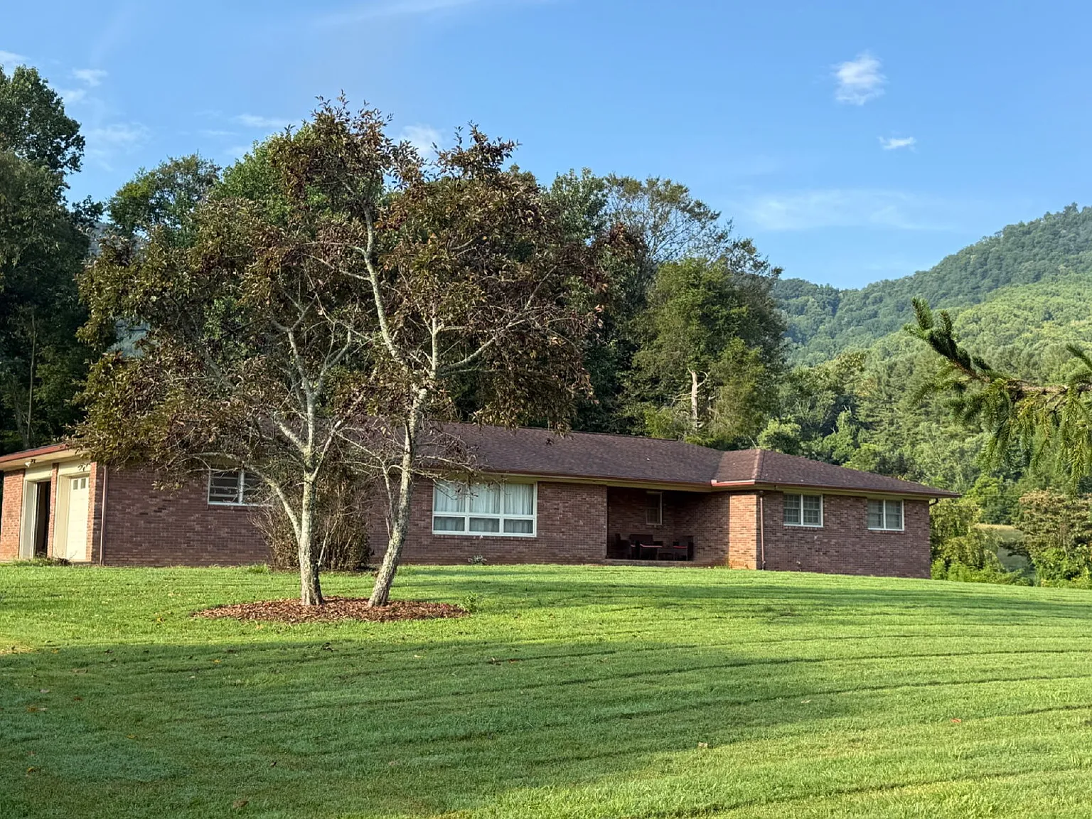 3 bed, 2.0 bath, $2,200 — Photo 1