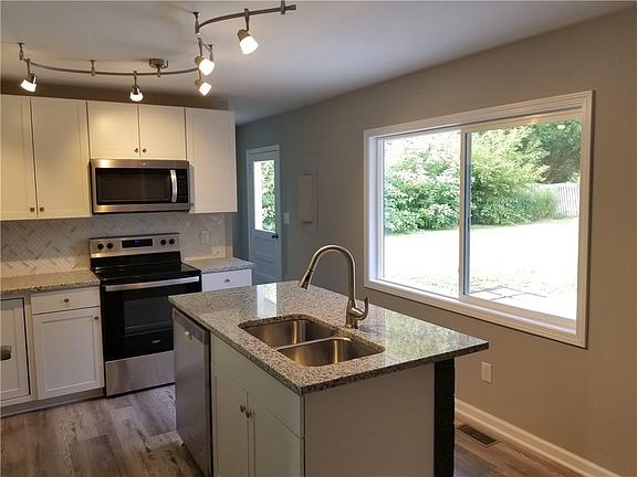 4th image of 435 W Fox Cir