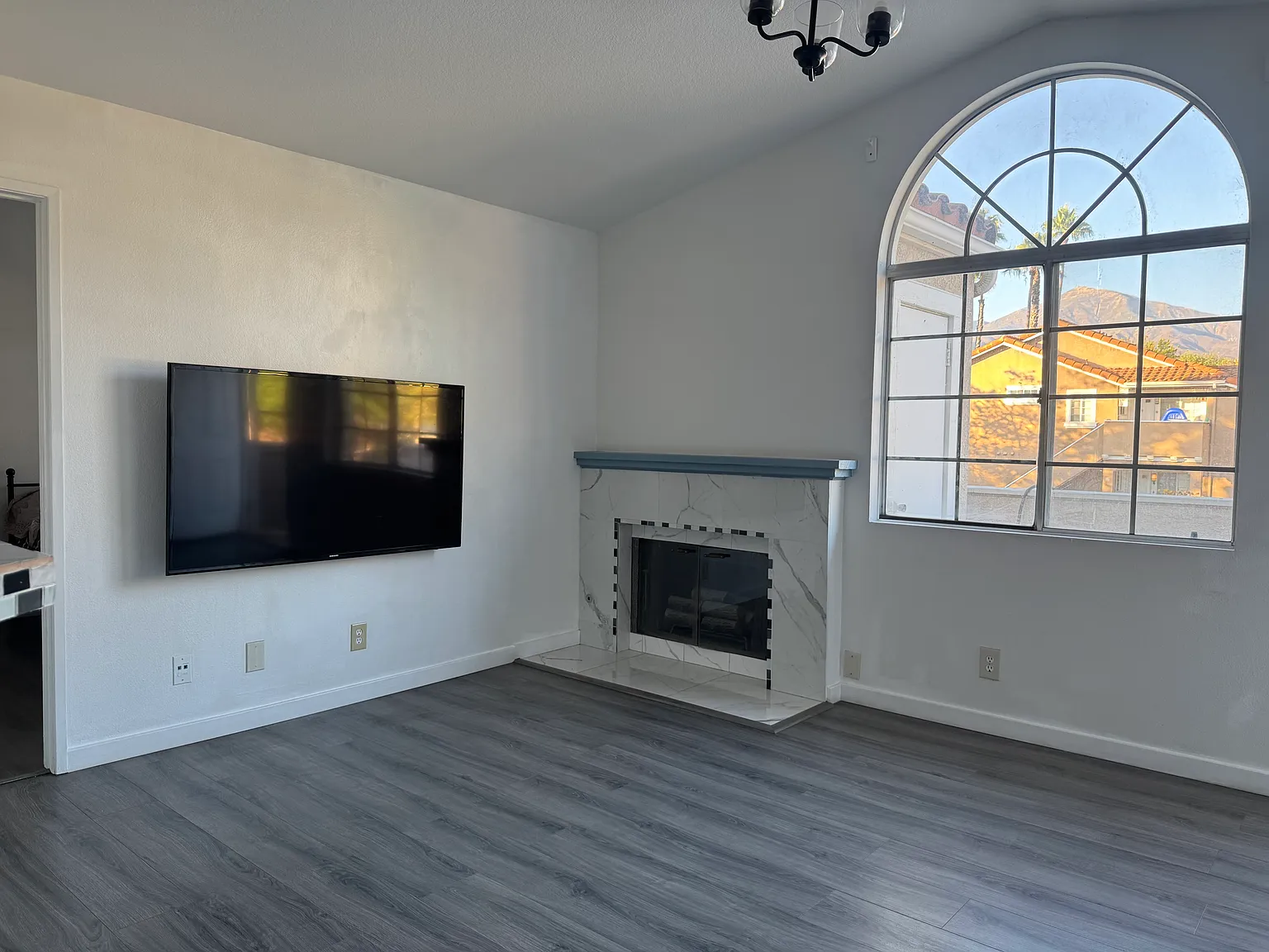 2 bed, 808 sqft, $3,000 — Photo 4