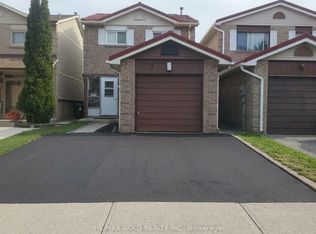 7 Auld Croft Rd, Toronto, ON M9W 6E3