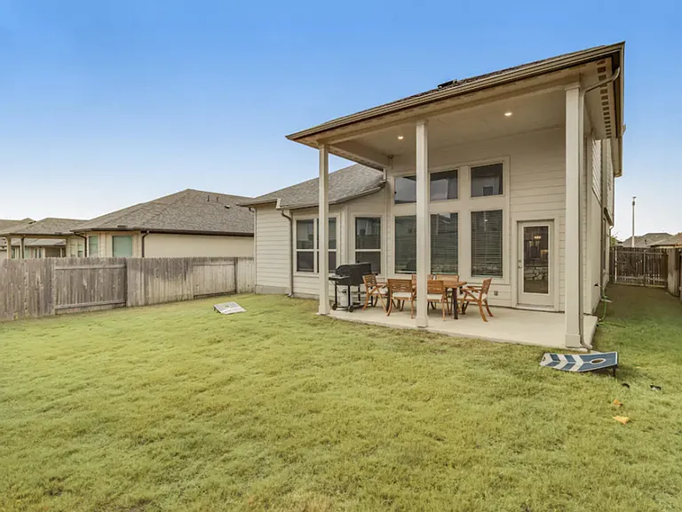 Birkshire Dr — Photo 40