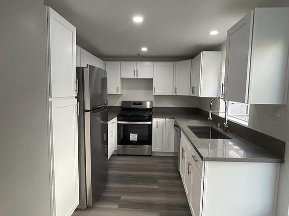 4th image of 8828 Burnet Ave Unit 8