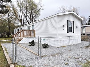 6 Elcona St, Hubert, NC 28539