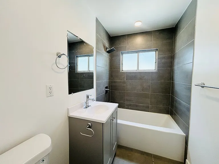 9011 Ramsgate Ave — Photo 10